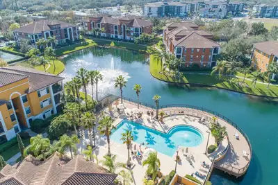 Image de Resort-like setting a short drive to beaches and downtown, new vinyl plank floor
