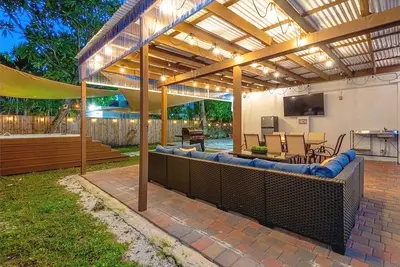 Image de Majestic Estate Home 5 bed on Brickell walk to beach sleep 14!