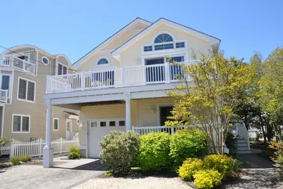 Image de Sea Shore Home! Steps away from beach, boardwalk and entertainment.