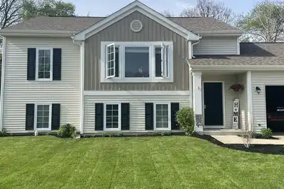 Image de Cozy Home with Easy Access to Nd & Everything Else