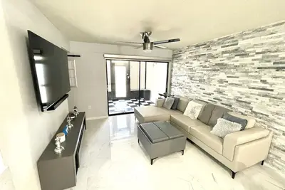 Image de Modern Resort-Style Stay