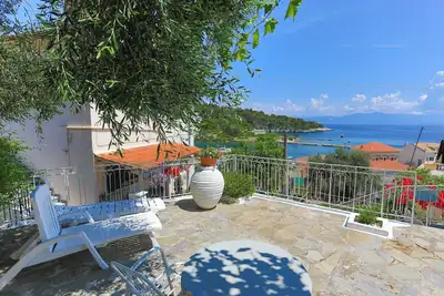 Image de Faros Epta: Gaios studio, sea views, private sun-loungers