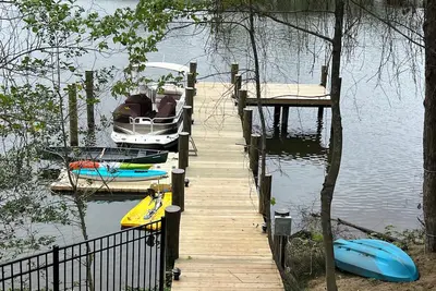 Image de CHeerful 3-bedroom waterfront home