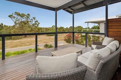 Image de Jo's Sanctuary- 4 Bdrms, Sleeps 10, Beach & scrub