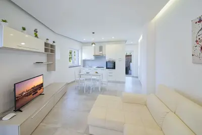 Image de Apartment 8 minutes from downtown!