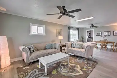 Image de Convenient Preston Retreat w\/ Private Yard!
