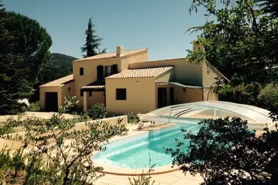 Image de Loue Maison Familiale avec piscine 3 chambres (7pers) Ă Lauris (provence)