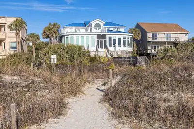 Image de Stay @ Seashell's Folly - Oceanfront Oasis
