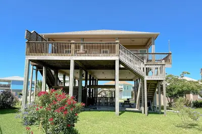 Image de Belle Vue - 3rd row - 3 bedroom, Open Gulf View, easy beach access!