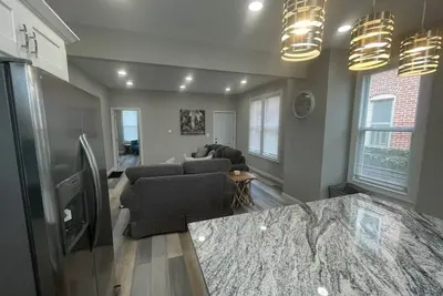 Image de Modern and Chic in German & Merion Village Area