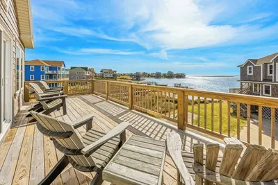 Image de Summer Savings - Semi-Soundfront Dog Friendly Home w/ Hot Tub, Public Boat Dock