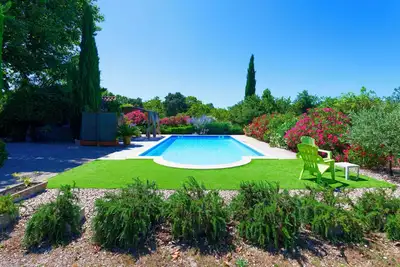 Image de \"Provence-cool\" Piscine 10x5. Vous êtes les seuls vacanciers sur la propriété.