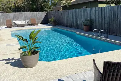 Image de Updated Pool Home. 7 min from Bucs Stadium