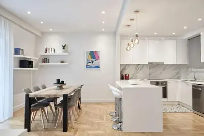 Image de Spacious 2bd Apt in Prime Location next to Divani