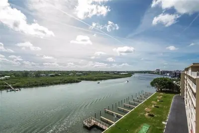 Image de Family favorite condo nestled between the Gulf of Mexico and the Intercoastal. . .