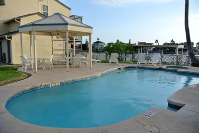 Image de Bella Bonita: Waterfront Condo. Monthly Leasing.