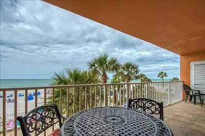 Image de Gulf Front Family Favorite, Pet Friendly location on Indian Shores~ Sand. . .