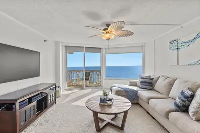 Image de 12th-floor Coastal Luxury – Your Ultimate Oceanfront Retreat