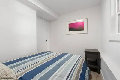 Image de Cozy 2bd guest suite in North Van!