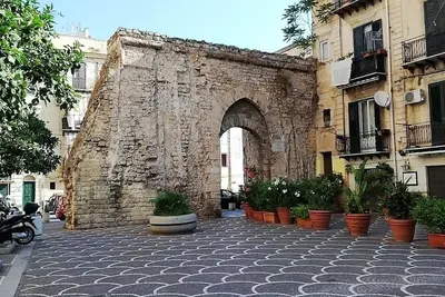 Image de First-floor house in Old Town Palermo -Near Station, balaro market
