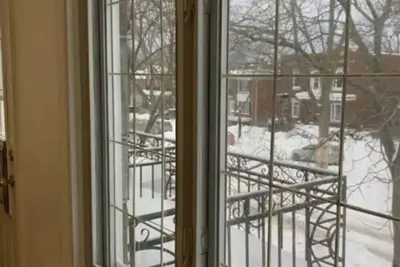 Image de Free Parking, Beautiful 4 1/2-2 Br apartment near metro