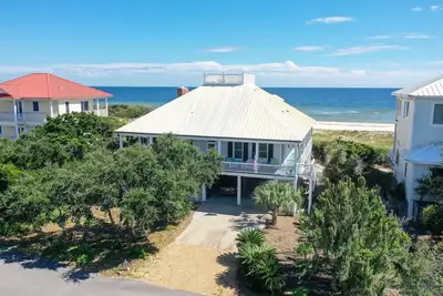 Image de Beautiful Beachfront Colonel's Cottage