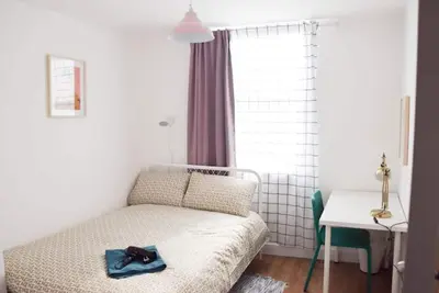 Image de Lovely Double Bedroom Nr Grand Hotel In Centre