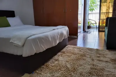 Image de Spacious 3bedroom apartment all master en suit.