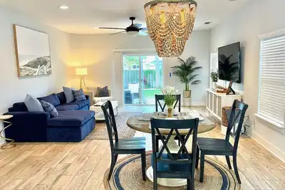 Image de King Bed, 5 min walk Jax Beach, Free parking, Wifi