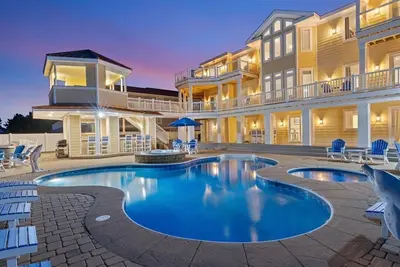 Image de Palazzo | Oceanfront | Private Pool, Hot Tub, Dog Friendly