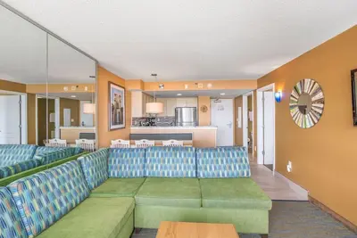 Image de Full Ocean View luxury suite with private balcony directly on the beach