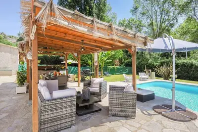 Image de Maison de vacances privée avec piscine privée, climatisation, Wifi, Tv, patio, parking