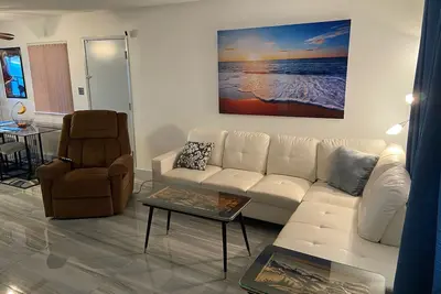 Image de 2 Bedroom Home 20 Minutes From Everything!