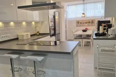 Luxurious Three Bedroom Duplex Apt Close to Beach