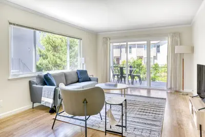 Image de Modern Palo Alto 2br w/ W/D & Garden, near Fb & Google, by Blueground