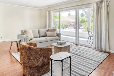 Image de Sunny Palo Alto 2br w/ W/D & Garden, near Fb & Google, by Blueground
