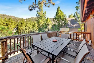 Image de Lookout Lodge Family Chalet at Big Bear w/ Games