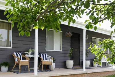 Image de Wine Country Cottage in the Southern Highlands