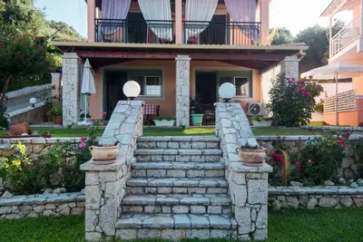 Image de Appartement Villa Pepy avec vue sur la mer, jardin et Wi-Fi.