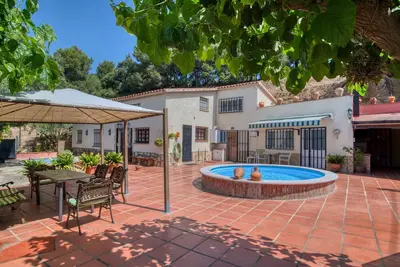 Image de Maison de vacances 'La Vinya Pineda de Mar' avec piscine et Wi-Fi