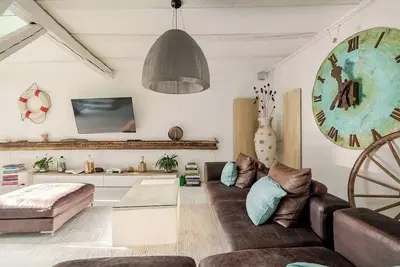 Image de Dreamlike living on 370sqm, 2 bathrooms, terrace, parking lot, children's playroom