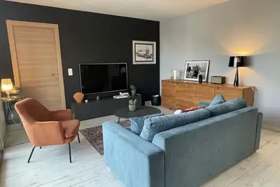 Image de Deux pièces spacieux Place de Gaulle centre-ville d'Antibes avec extérieur