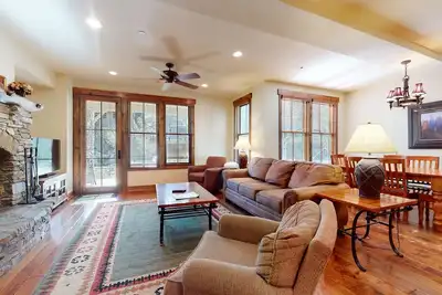 Image de On the Creek! Mountain Modern, Gorgeous Location! Laundry, Deck, Gas Grill