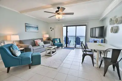 Image de Summit 1218, 1 Bedroom, Beachfront Slps 5 w/Beach Chairs!