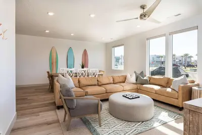Image de Pier 47 At Desert Color: Desert Color Lagoon + Beaches