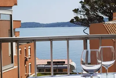 Image de Grand studio tout neuf vue mer Sainte-Maxime centre-Petite Plage en dessous