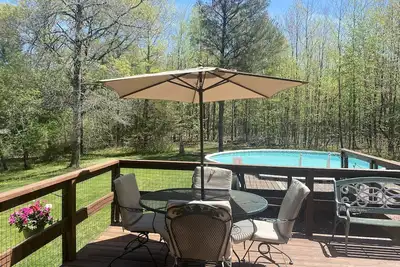 Image de Cozy Boho Cabin with Pool! !