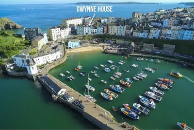 Image de Gwynne House - 6 Bed Holiday Home - Tenby Harbour