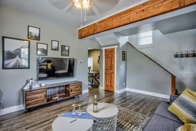 Image de The Vibrant Victorian! Bbq grill & Fire Pit!