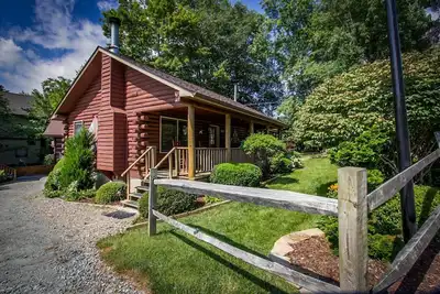 Image de Two Bedroom Moose Cabin on Main Street